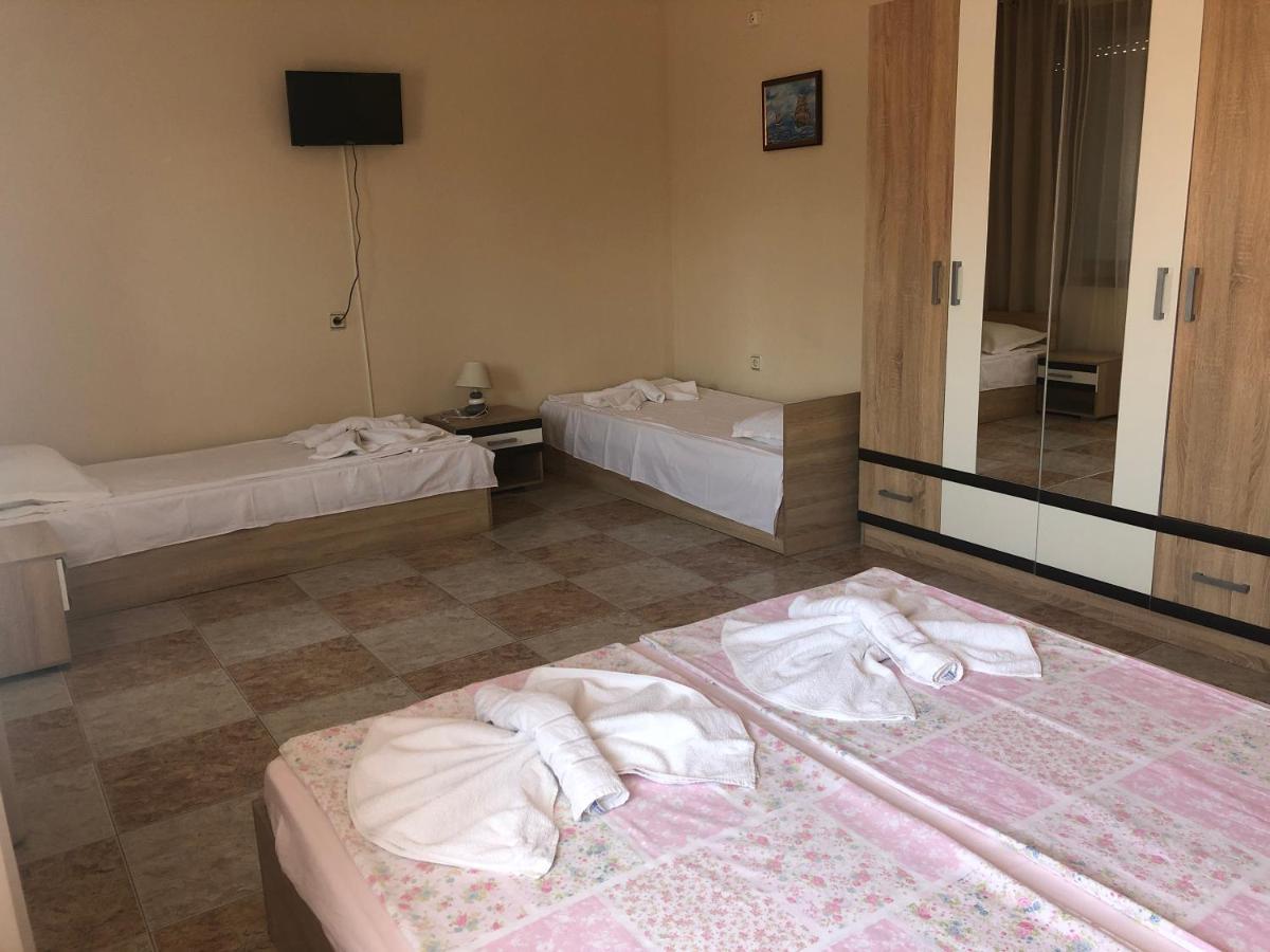 Stoyko'S Guest House Pomorie Eksteriør billede