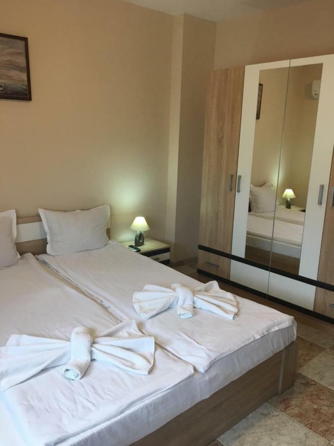 Stoyko'S Guest House Pomorie Eksteriør billede